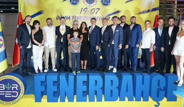 ankarada-birlesik-fenerbahcelilerden-coskulu-zafer-kutlamasi-2rxM8v2g.webp