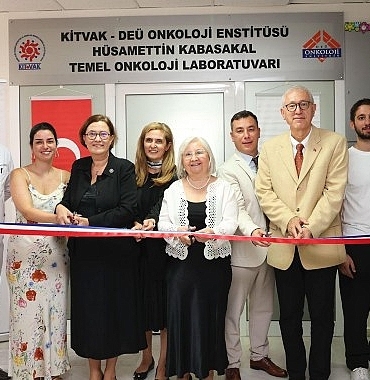 deude-kit-vak-destekli-onkoloji-laboratuvarinin-acilisi-QgSyjPCF.jpg