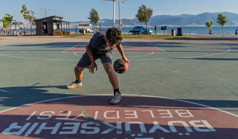 izmirde-sporun-onunu-aciyoruz-k2B47lhg.webp