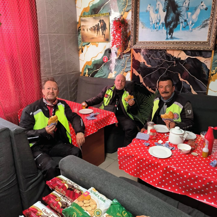 Karşılaşılan Zorluklar ve Dayanışma