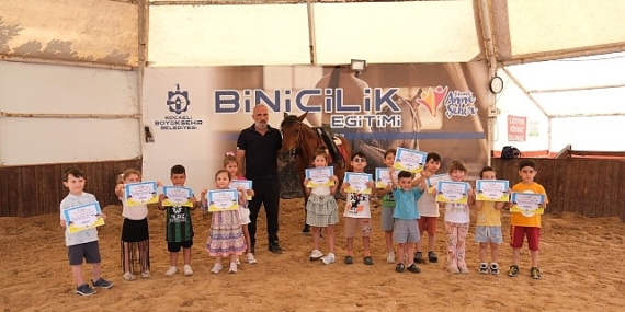 minik-binicilerin-at-sevgisi-ve-gelisimi-kHOnEwEA.jpg