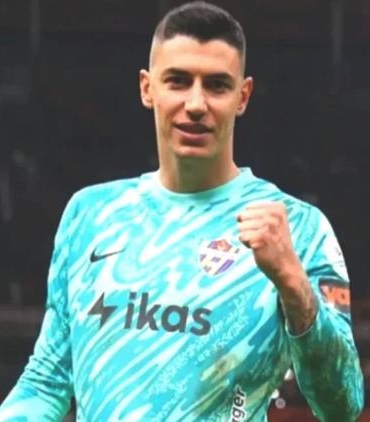 eyupsporun-yildiz-kalecisi-berke-ozer-lillee-transfer-oldu-FRQF6WFR.jpg