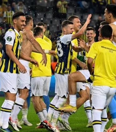 fenerbahce-ilk-11i-belli-oldu-kerem-benficada-ZZVSkjmp.jpg