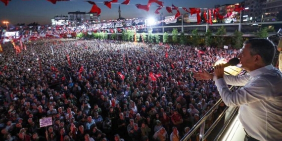 İstanbul Kadıköy’de CHP Mitingleri Sürüyor!