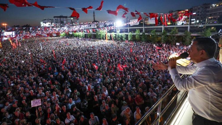 istanbul-kadikoyde-chp-mitingleri-suruyor-Qjx1zWrt.jpg