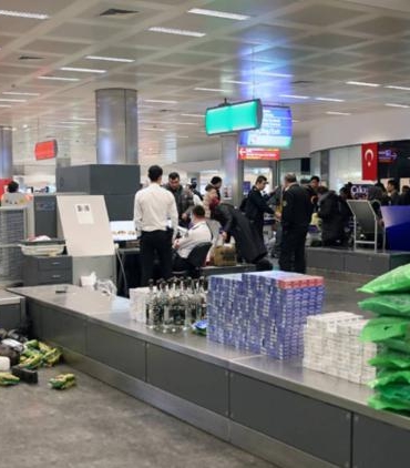 istanbul-havalimanindaki-gumruk-tartismasi-cozuldu-gBwrbZJM.jpg