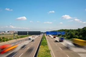 autobahnun-sinirsiz-bolumu-tehlike-ve-cekicilik-1AhdmLtz.jpg