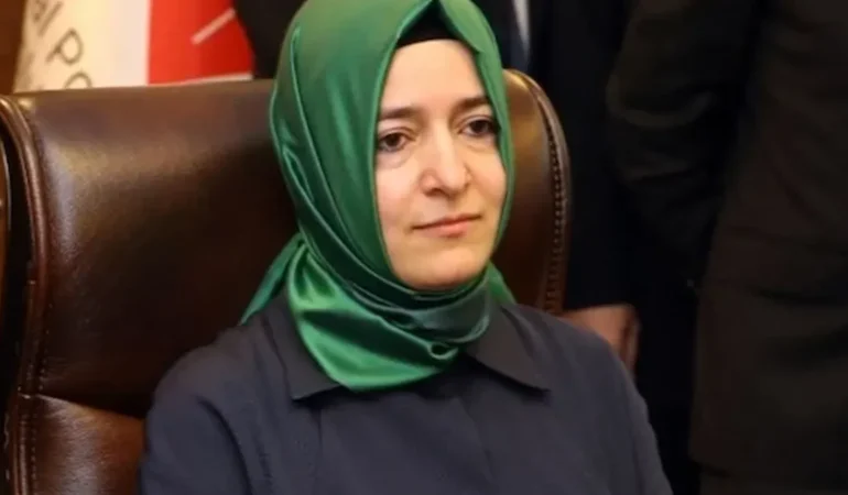 AKP, İstifa Eden Fatma Betül Sayan Kaya'nın Adını Resmi Kanallardan Kaldırdı