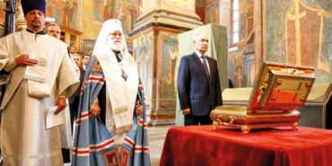 Rusya Ukrayna Cephesindeki Birliklerine 14. Yüzyıl Prensi Donskoy'un Kalıntılarını Gönderdi