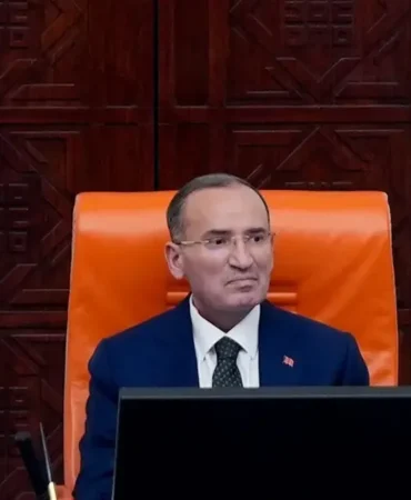 Bekir Bozdağ sağlık gerekçesiyle TBMM Başkanvekilliği görevinden istifa etti