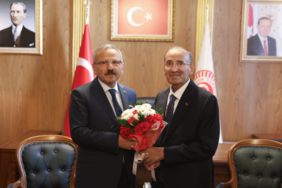 Sağlık Sorunları Nedeniyle İstifa Eden Bekir Bozdağ TBMM Başkanvekilliğini Yusuf Beyazıta Devretti