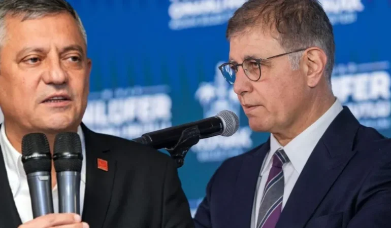 Özgür Özel, AKP’ye katılan İzmir Büyükşehir Belediye Başkanı Cemil Tugay’a sert sözler söyledi. Öz eleştiri çağrılarına yanıt veren Özel, “İçim yanıyor, içim. Cemil Tugay'a eğer son imzayı bu el attıysa, bu el kırılaydı, bu kafa kırılaydı, bug