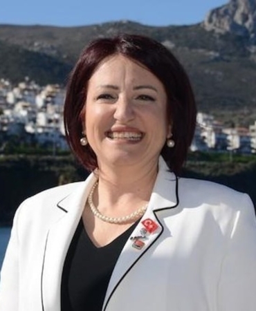 Karaburun Belediye Başkanı İlkay Girgin Erdoğan YENİ Parti'den İstifa Etti