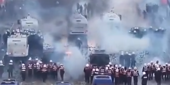 Arnavutluk’ta öğrenci eylemlerine diyalog çağrısı