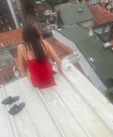 Şişli'de Çatıdan Düşen Kadının Ölümüyle İlgili İki Şüpheli Gözaltına Alındı