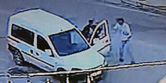 Adana’da Durdurduğu Hafif Ticari Aracı Gasbeden Şüpheli Kaza Yapınca Tutuklandı